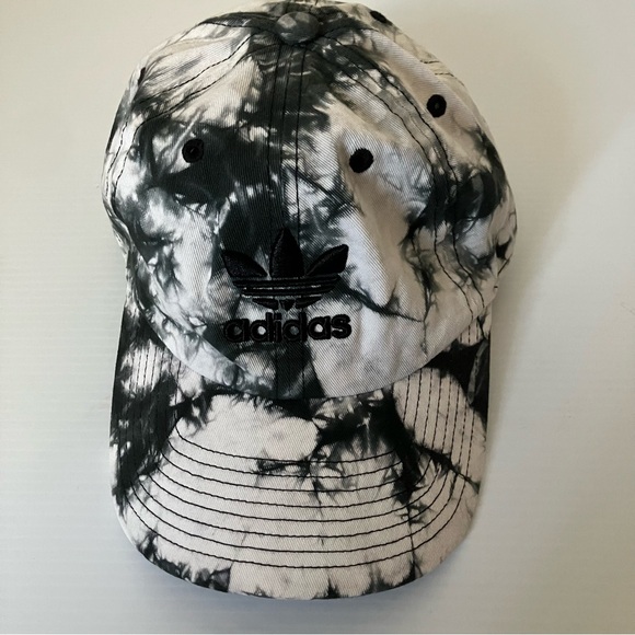 Adidas Originals Relaxed Tie-Dye Strapback hat in a black and white colorway - Picture 3 of 8